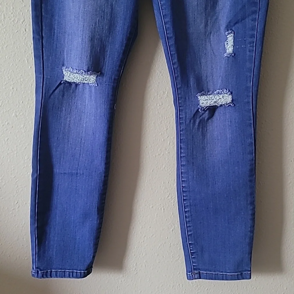 Guess Ripped Jeans - Picture 3 of 12